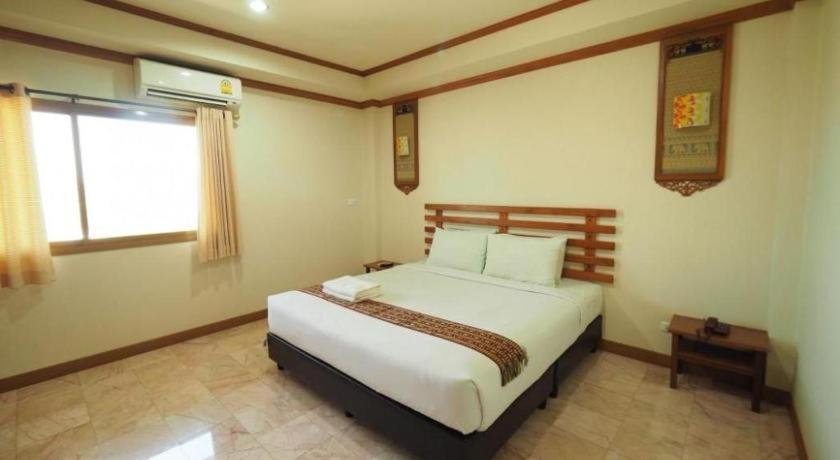 Amornsukhothai Hotel Екстер'єр фото
