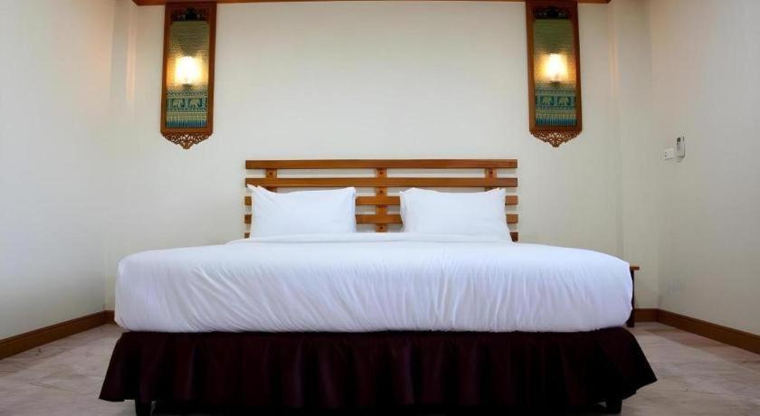 Amornsukhothai Hotel Екстер'єр фото